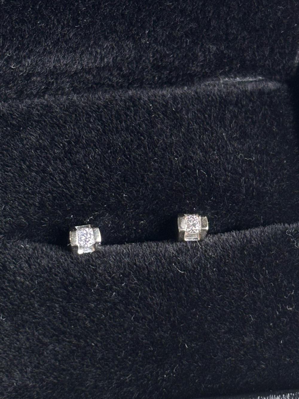 14k White Gold Diamond Stud Earrings - Picture 3 of 13